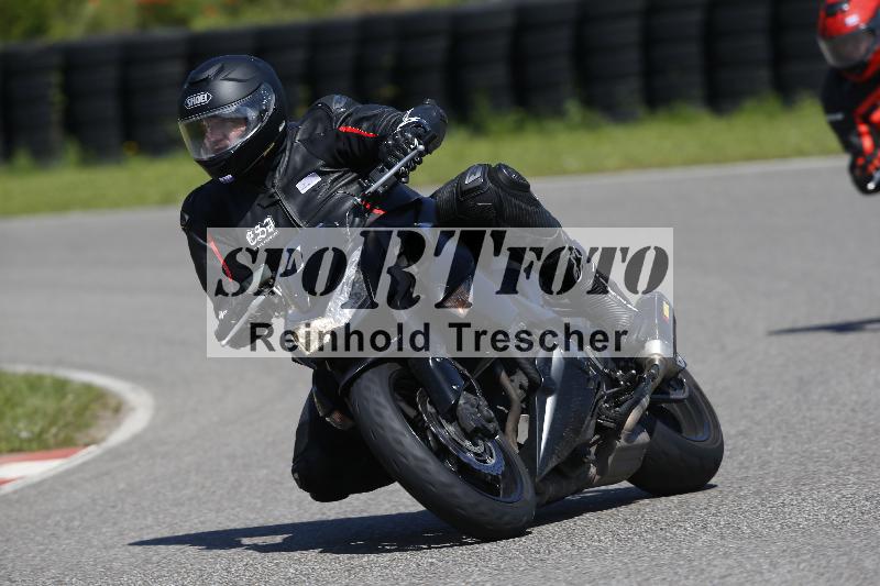 /Archiv-2024/29 12.06.2024 MOTO.CH Track Day ADR/Gruppe blau/1